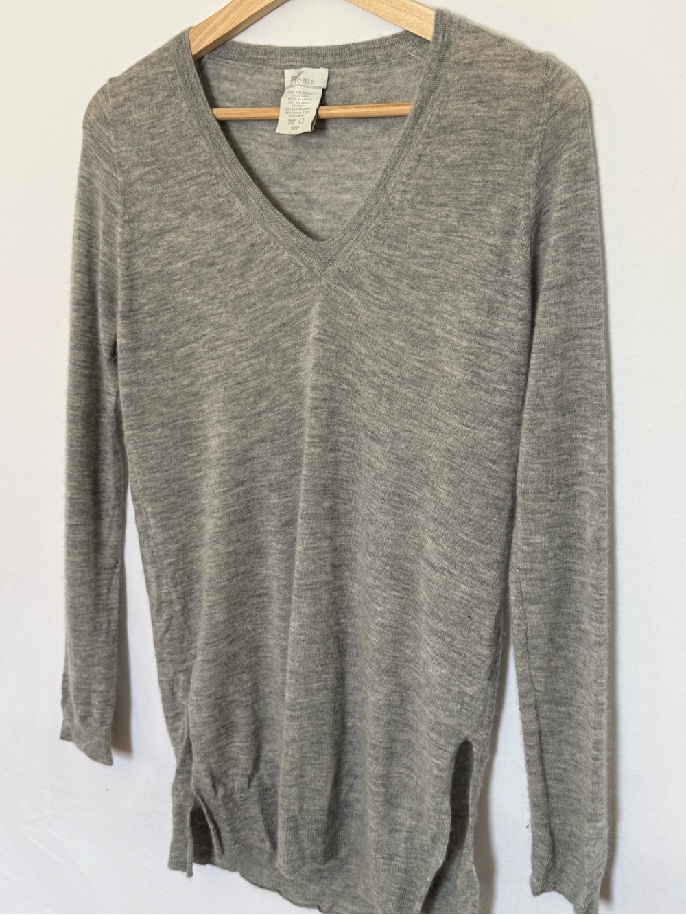 OATS - Classic cashmere V-Neck Lightweight Gray tunic sweater